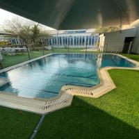 alalali swimining pool，位于Dumistān的酒店