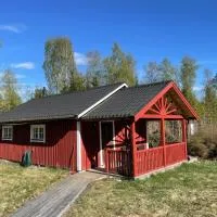 Björkebostugan at the end of the road，位于图什比的酒店