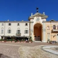 Monferrato Apartments - Ca Marì e Casa Elena in pieno centro storico，位于蒙卡尔沃的酒店