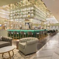 The Emerald House Lisbon - Curio Collection By Hilton，位于里斯本Estrela的酒店