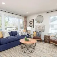 Downtown Brevard, Franklin Park & College - Updated 3bd 2ba home, Pets ok,位于布里瓦德的酒店