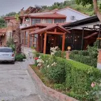 Salillari Guest house，位于培拉特的酒店