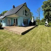 Ferienhaus mit Wasserblick am Nationalpark, Klausdorf, ca 250m bis zur Badestelle,位于克劳斯多夫的酒店