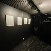 ÅNDALSNES UNDERGROUND flat，位于翁达尔斯内斯的酒店