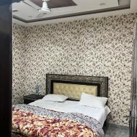 One bedroom Apartment，位于拉合尔阿拉马·伊克巴勒国际机场 - LHE附近的酒店