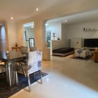 Appartement Duplex T3 Bien Situé，位于安纳巴Rabah Bitat - AAE附近的酒店
