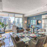 Cozy 2BR Condo with King Bed and City Views，位于卡尔加里Beltline的酒店