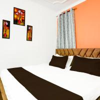 Roomshala 170 Hotel Aura - Malviya Nagar，位于新德里Malviya Nagar的酒店