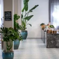 HOTEL VIENNA "Casa di viaggiatori per viaggiatori"，位于切尔维亚的酒店