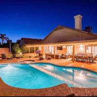 Luxury Scottsdale Retreat Heated Pool and Mini Golf，位于凤凰城天堂谷的酒店