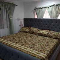 2bedroom flat at Adewole estate Next to Red Caffino，位于伊洛林Ilorin Airport - ILR附近的酒店