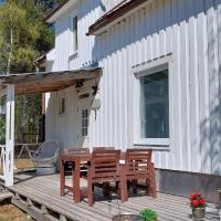 House with lake view swedish lapland，位于RuskseleLycksele Airport - LYC附近的酒店