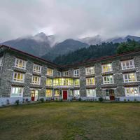 Everest Summit Lodges, Lukla，位于Chaunrikharka的酒店