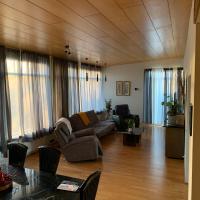 Cozy 3 Bedroom Home 8 Minutes from Keflavik Airport Perfect for Families and Groups，位于凯夫拉维克雷克雅未克凯夫拉维克机场 - KEF附近的酒店