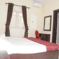 Primads Hotels Obudu - 5km away from Obudu Mountain Resort，位于Obudu的酒店