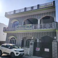 Gaharwar Home Stay，位于Rāni PokhriDehradun Airport - DED附近的酒店