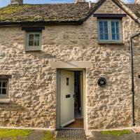 Charming Cottage in Cotswolds Riverside Village，位于费尔福德费尔福德 - 英国皇家空军站机场 - FFD附近的酒店