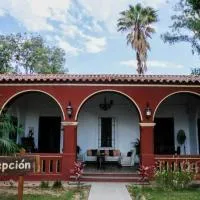 HOTEL LOS ARCOS El placer de lo natural，位于Perico的酒店
