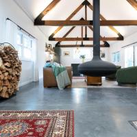 Blackwood Tree Barn Conversion with Parking & Wifi，位于Evandale朗塞斯顿机场 - LST附近的酒店