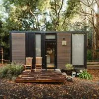 Pekapeka Tiny House by Tiny Away，位于Owaka的酒店