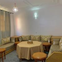 Cozy, Family-Friendly Apartment near Medina & Beach，位于索维拉El Menzeh的酒店