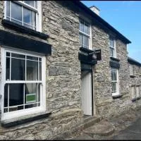 Tafarn Penllan - White Horse Inn，位于兰鲁斯特的酒店