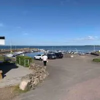 Kullahalvön nära Jonstorps hamn,位于Jonstorp的酒店