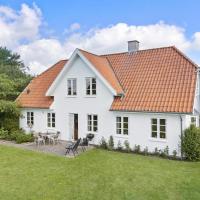 Nice Home In Snderborg With Kitchen，位于森讷堡桑德堡机场 - SGD附近的酒店