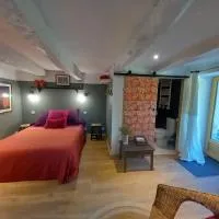 La maison au frêne，位于拉尔邦克的酒店