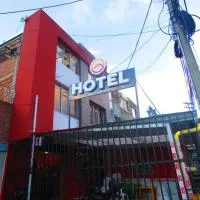 Hotel Flores La Frontera，位于伊皮亚莱斯的酒店