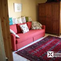 Chambre KIKO - Vue sur jardin et montagne AURIGNAC，位于Aurignac的酒店