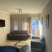 Nicole Guest Apartments，位于杰米斯顿Rand Airport - QRA附近的酒店