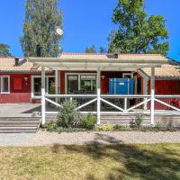Stunning Home In Figeholm With Kitchen，位于FigeholmOskarshamn Airport - OSK附近的酒店
