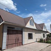 Olzho Hostel，位于卡拉科尔Karakol International Airport - IKG附近的酒店