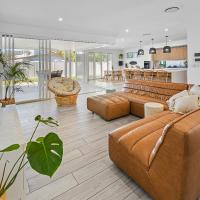 Burleigh Waters Beach Home，位于黄金海岸伯利水域行政区的酒店