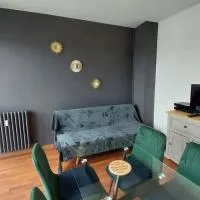 Appartement à 1km de la gare de Caen et 9 Kms de la plage，位于蒙德维尔的酒店