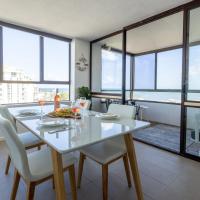 Breezy Kings Beach Apartment with Ocean Views，位于卡伦德拉国王海滩的酒店