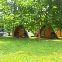 GLAMPING HIŠKe PETRIN，位于托尔明的酒店