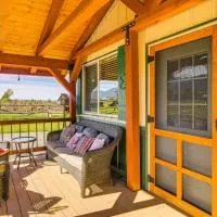 Thayne Retreat w/ Mountain Views - Near Trails!，位于Thayne的酒店