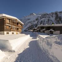 Chalet Dava La Via ski in - ski out - Happy Rentals，位于夏蒙尼-勃朗峰勒图尔的酒店