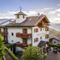 Hotel Tirol- Natural Idyll，位于Montesover的酒店