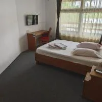 Motel AZUR KM36，位于Căscioarele的酒店