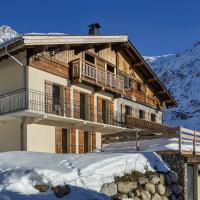 La Ferme à Roland ski in - ski out - Happy Rentals，位于夏蒙尼-勃朗峰勒图尔的酒店