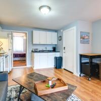 Downtown Hallowell Retreat with Water Views!，位于Hallowell奥古斯塔州立机场 - AUG附近的酒店