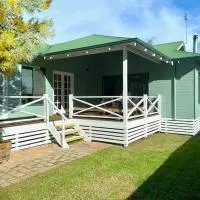 Town Hideaway - Sleeps 6，位于玛格丽特河的酒店