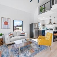 Luxe Desert Tiny Home Glamping - Near Grand Canyon South Rim，位于瓦莱大峡谷国家公园机场 - GCN附近的酒店
