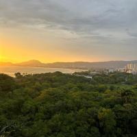 Charmoso Apartamento no Guaruja，位于瓜鲁雅Tortuga的酒店