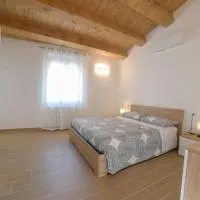 La Piazzetta Holiday House，位于Serra deʼ Conti的酒店
