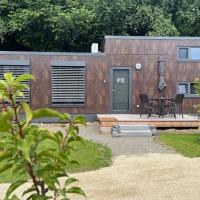 Tiny Haus Park Fritzlar，位于弗里茨拉尔弗里茨拉空军基地机场 - FRZ附近的酒店