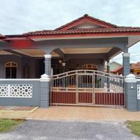 Mawar Homestay Camelia 5 Bedroom 3 Bathroom - Near Airport and Gong Badak Stadium，位于瓜拉丁加奴苏丹马哈茂德机场 - TGG附近的酒店